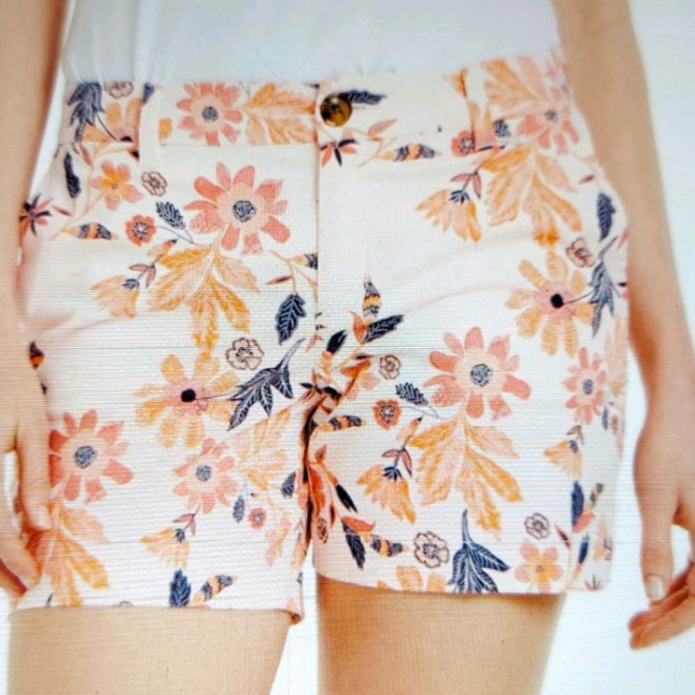 Women Floral-Print shorts
